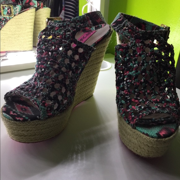 Betsey Johnson wedges - Picture 2 of 4